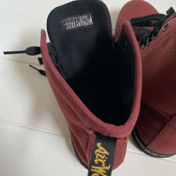 NWOT Marten’s Shoreditch Maroon canvas boot - Picture 5 of 7
